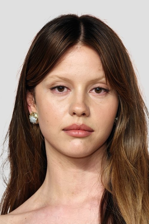 Mia Goth jako Melantho w obsadzie Odyseja