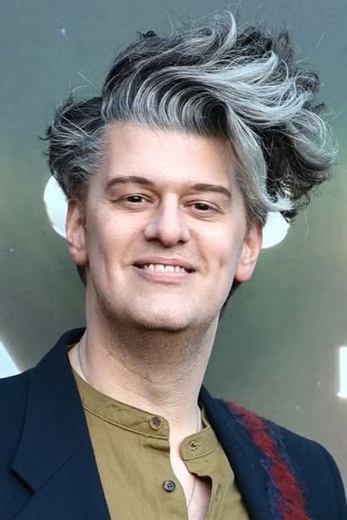 Podobny aktor do 정이서: James Ortiz