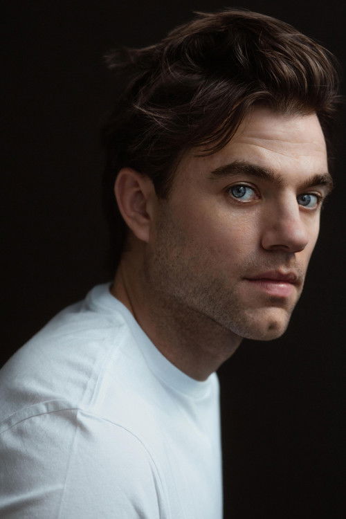 Patrick Ball jako Dr. Frank Langdon w obsadzie The Pitt