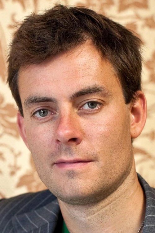 Podobny aktor do Jack Champion: Gísli Örn Garðarsson