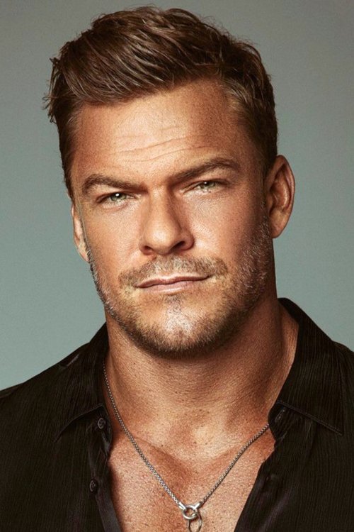 Podobny aktor do Gemma Chan: Alan Ritchson