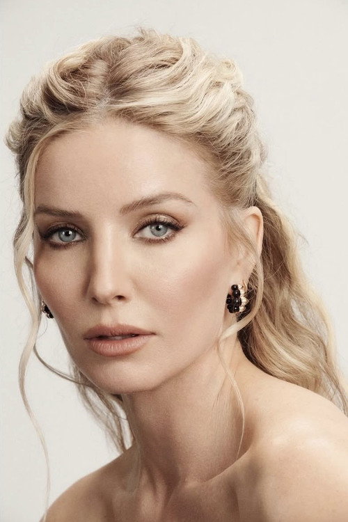 Podobny aktor do Gemma Chan: Annabelle Wallis