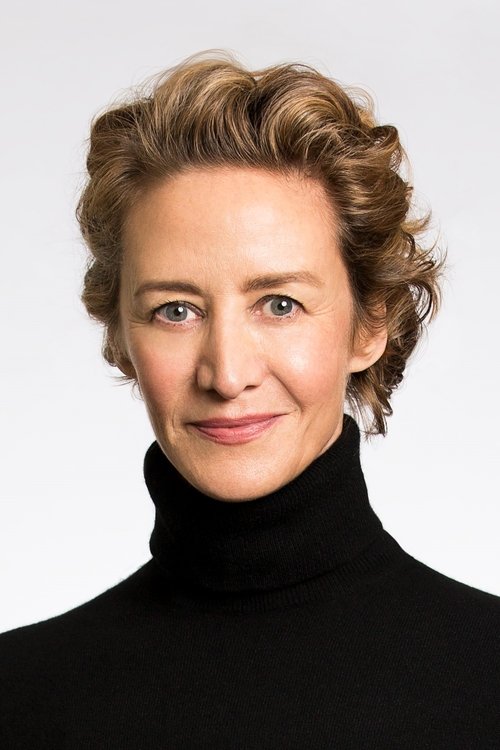 Podobny aktor do Mackenzie Foy: Janet McTeer