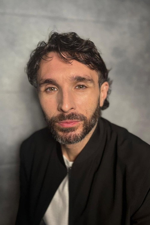 Podobny aktor do Jon Favreau: Ritchi Edwards