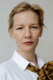 Podobny aktor do William Sadler: Sandra Hüller