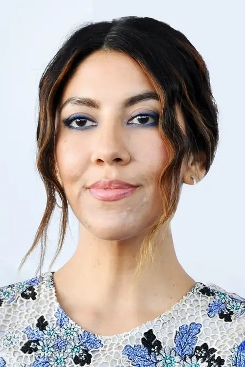 Podobny aktor do Tim Robbins: Stephanie Beatriz